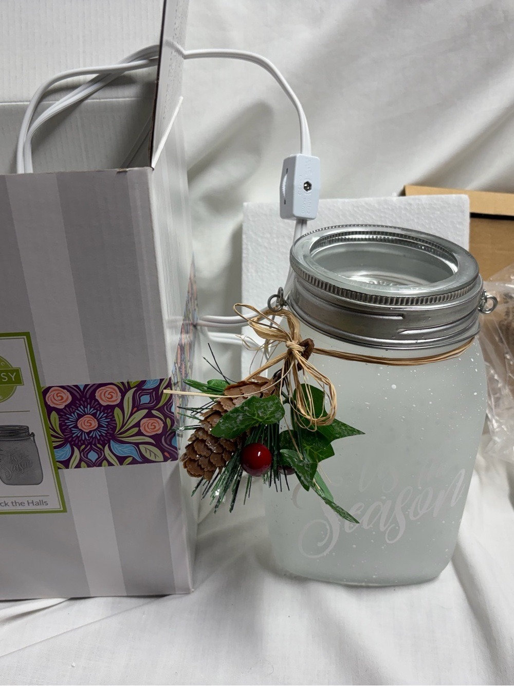 Limited Scentsy Holiday 2020 Deck The Halls Warmer Original Box - Picture 5 of 8